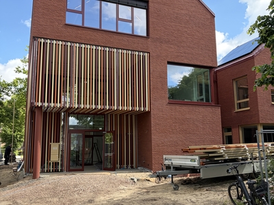 19.03.2026: Die Au&szlig;enfassade ist fertig